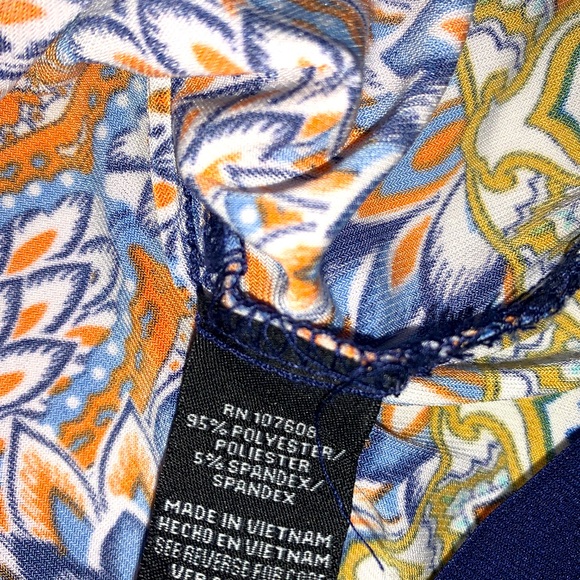 R&K Vibrant Women’s form fitting size Lg - Picture 4 of 9